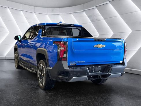 Used 2026 Chevrolet Silverado EV LT AWD/4WD image 4
