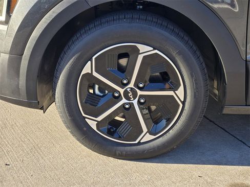 New 2026 Kia Niro EX image 8