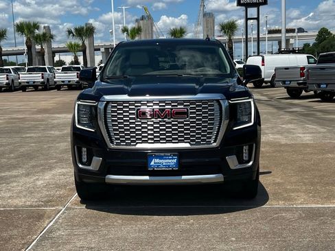 Used 2023 GMC Yukon XL Denali w/ Denali Reserve Package RWD image 2