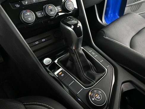 Certified 2022 Volkswagen Taos SEL w/ Panoramic Sunroof Package image 29