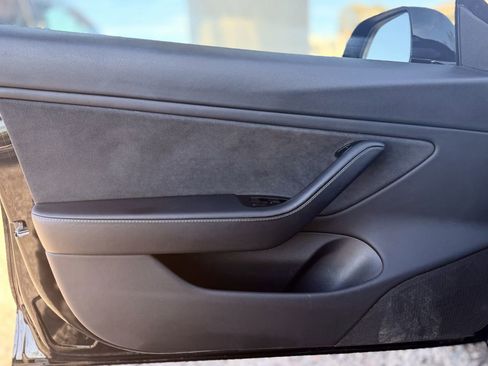 Used 2018 Tesla Model 3 Long Range image 16