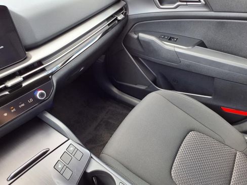New 2026 Kia Sportage S image 26