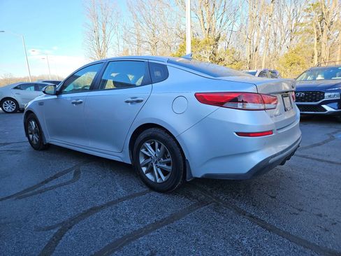 Used 2019 Kia Optima LX image 2