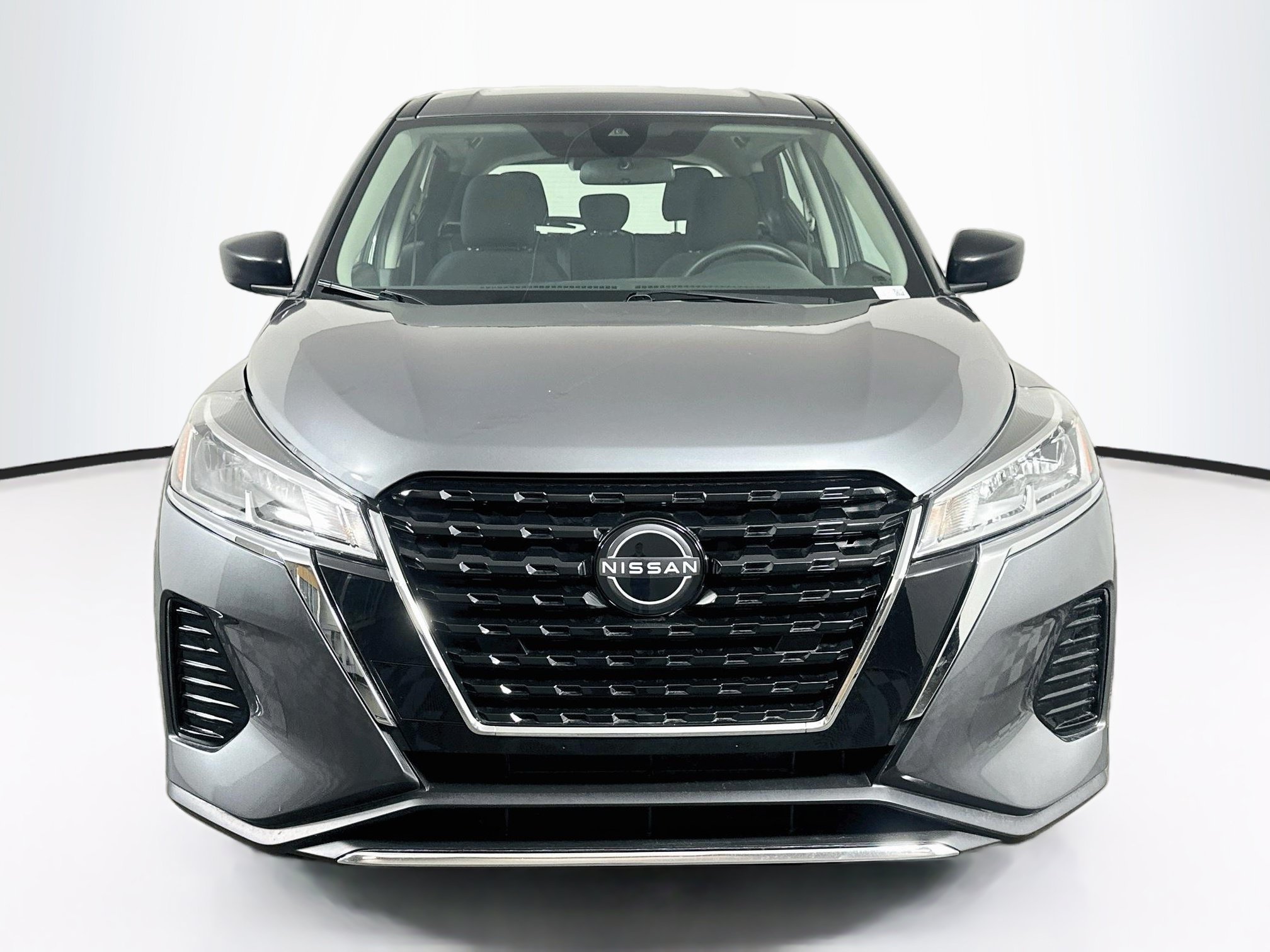 Used 2025 Nissan Kicks Play S FWD image 2