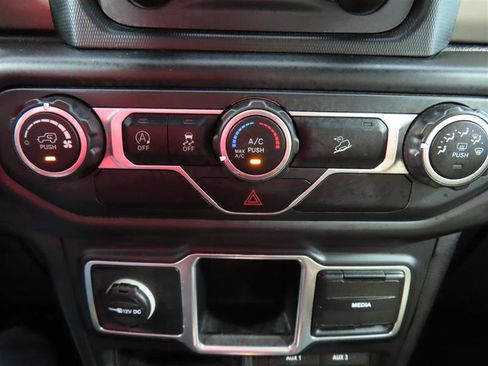 Used 2018 Jeep Wrangler Unlimited Sport image 24