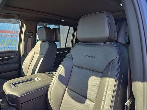 Used 2024 GMC Yukon XL Denali w/ Advanced Technology Package AWD/4WD image 36
