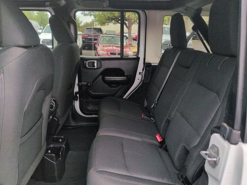 Used 2018 Jeep Wrangler Unlimited Sport AWD/4WD image 22