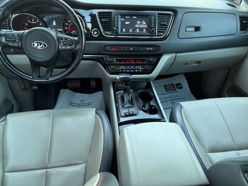 Used 2018 Kia Sedona EX image 10
