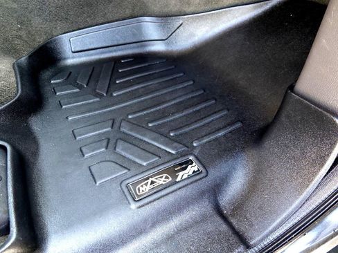 Used 2014 Ford F250 Lariat w/ Chrome Package image 18