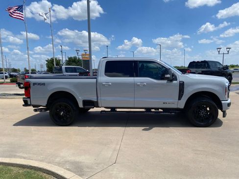 Used 2025 Ford F250 Lariat w/ Lariat Ultimate Package AWD/4WD image 7