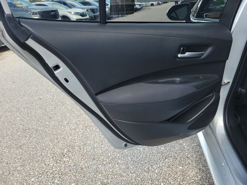 Used 2021 Toyota Corolla LE FWD image 14