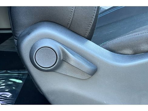 Used 2021 Chrysler Pacifica Touring w/ Uconnect Theater Family Group image 23