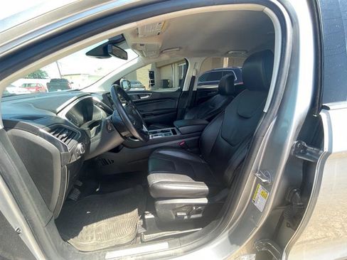 Used 2021 Ford Edge Titanium image 9