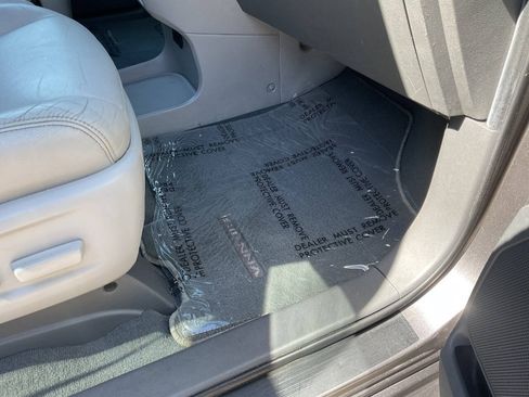 Used 2020 Toyota Sienna XLE Premium w/ Carpet Mat Package FWD image 50