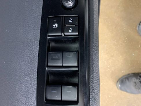 Used 2025 Toyota Camry LE image 17