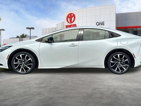 Certified 2023 Toyota Prius Prime FWD image 9