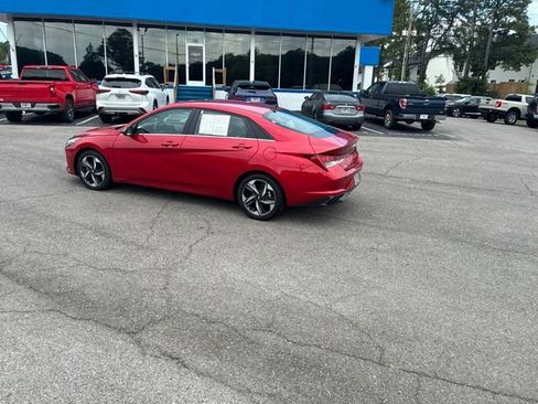 Used 2023 Hyundai Elantra Limited FWD image 25
