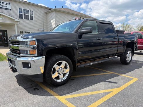Used 2015 Chevrolet Silverado 2500 LT w/ LT Convenience Package AWD/4WD image 2