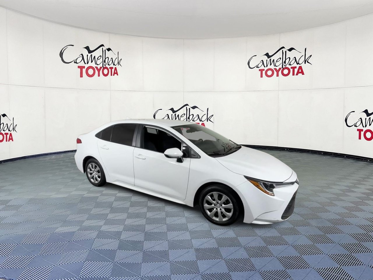 Used 2026 Toyota Corolla LE w/ Carpet Mat Package (TMS) FWD image 2