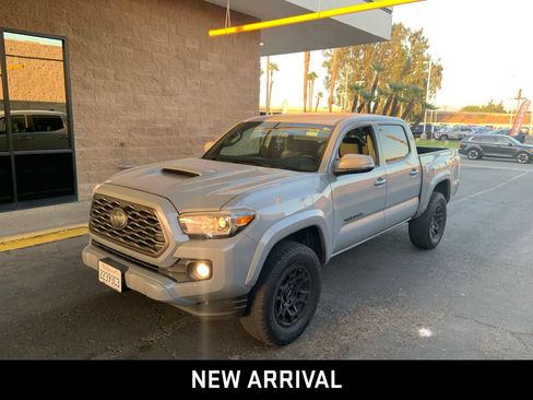 Used 2021 Toyota Tacoma TRD Sport w/ Technology Package RWD image 1