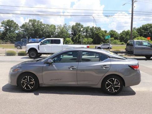 Used 2024 Nissan Sentra SV FWD image 5
