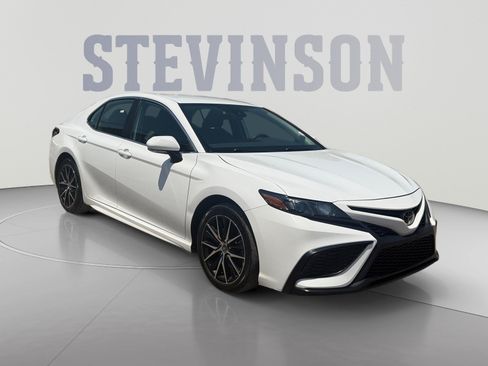 Used 2023 Toyota Camry SE FWD image 7