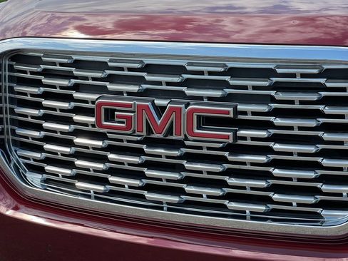 Used 2019 GMC Yukon Denali w/ Denali Ultimate Package AWD/4WD image 38