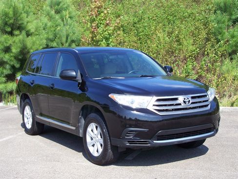 Used 2013 Toyota Highlander FWD image 3