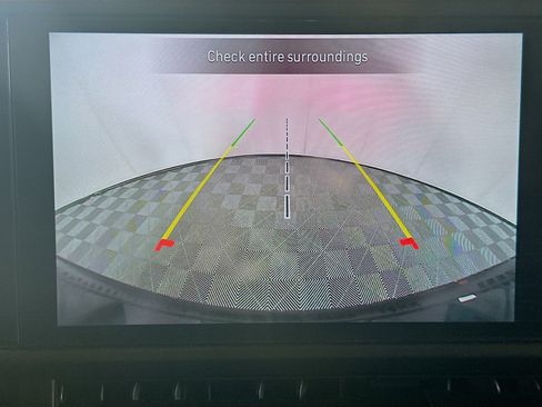 Used 2025 Jeep Wrangler Sahara image 21