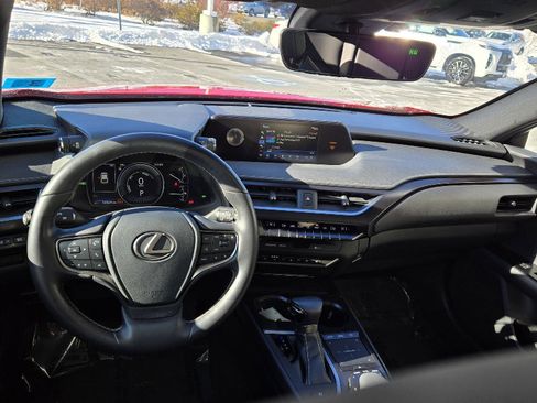 Used 2022 Lexus UX 250h w/ Premium Package image 10