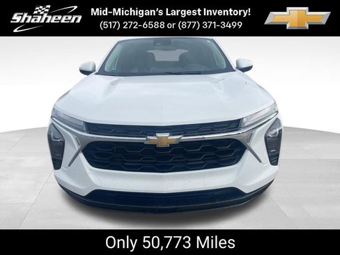 Used 2024 Chevrolet Trax LS w/ LS Convenience Package FWD image 2