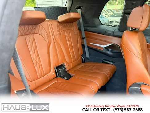 Used 2021 BMW X7 M50i AWD/4WD image 29