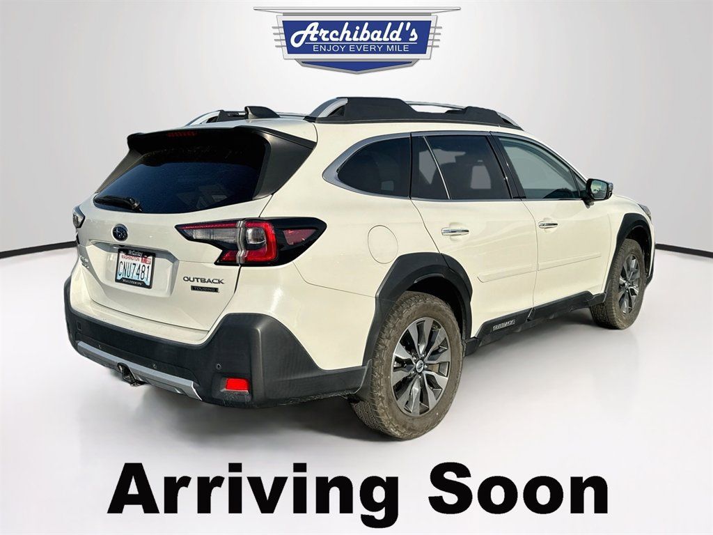 Used 2023 Subaru Outback Touring AWD/4WD image 5