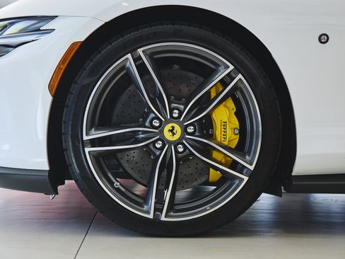 Used 2024 Ferrari Roma Spider image 49