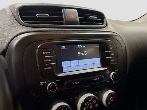 Used 2019 Kia Soul FWD image 15