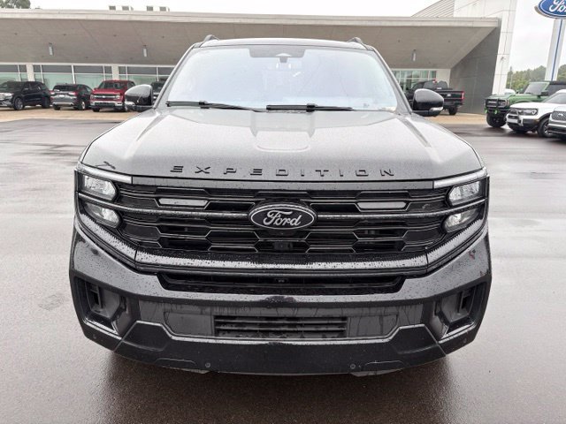 Used 2025 Ford Expedition Max Platinum w/ Stealth Performance Package AWD/4WD image 10