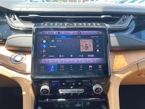 Used 2023 Jeep Grand Cherokee Summit AWD/4WD image 13