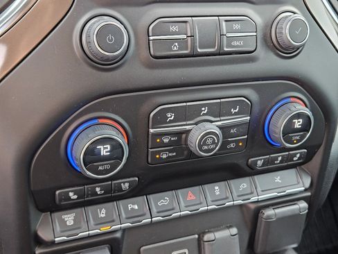 Used 2023 Chevrolet Silverado 3500 High Country image 26