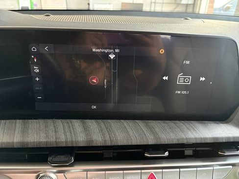 Certified 2025 Kia Telluride EX w/ EX Captain's Chair Package AWD/4WD image 28