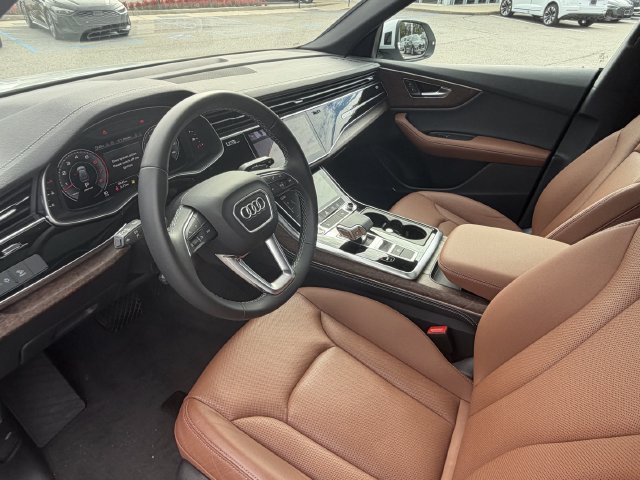 Used 2025 Audi Q8 Premium Plus AWD/4WD image 24