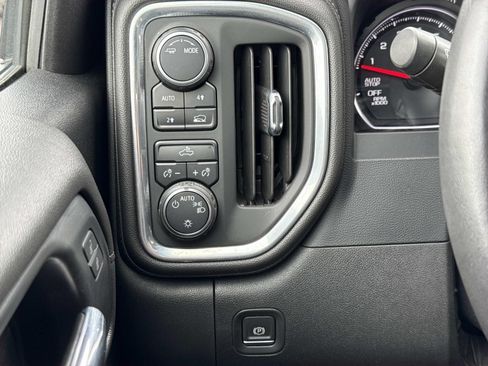 Used 2022 Chevrolet Silverado 1500 LT w/ Bed Protection Package AWD/4WD image 18