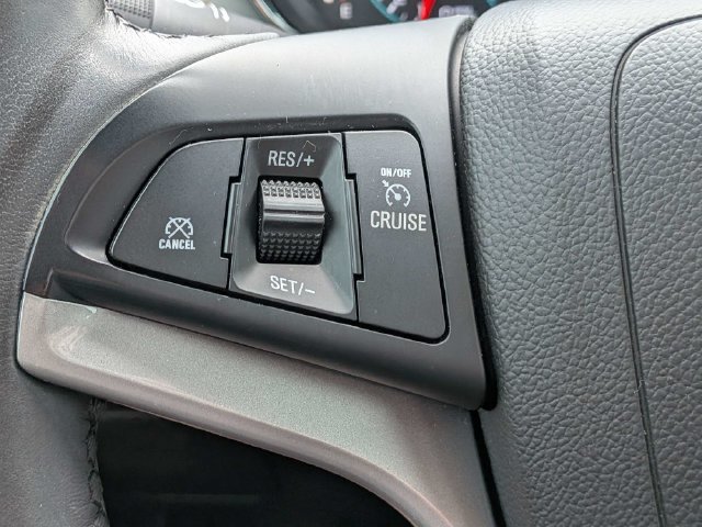 Used 2021 Chevrolet Trax LT w/ LT Convenience Package FWD image 25