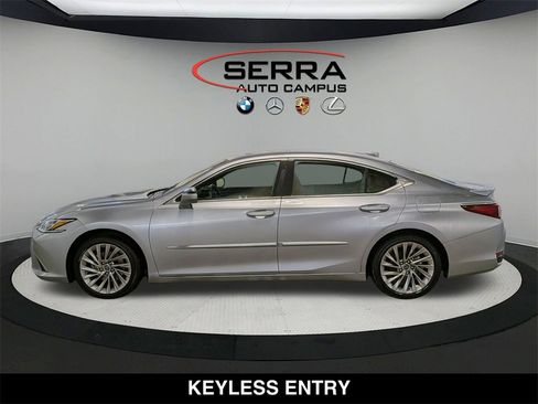 Used 2023 Lexus ES 300h w/ Accessory Package (Z2) image 15