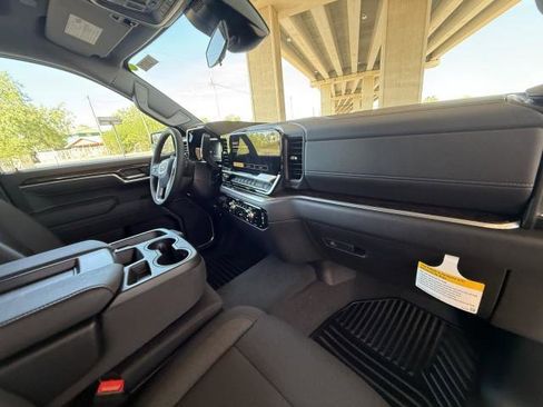 New 2026 GMC Sierra 1500 SLE image 25