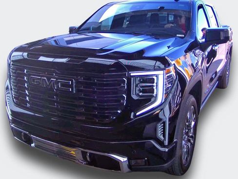 Used 2025 GMC Sierra 1500 Denali Ultimate image 3