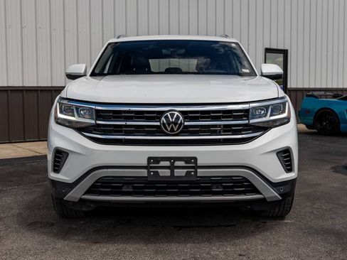 Used 2023 Volkswagen Atlas Cross Sport SE w/ Panoramic Sunroof Package FWD image 5
