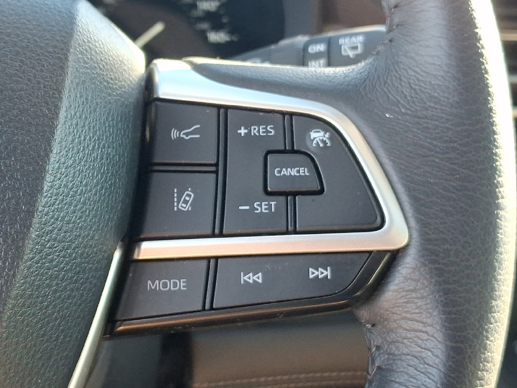 Certified 2026 Toyota Sienna XLE FWD image 31