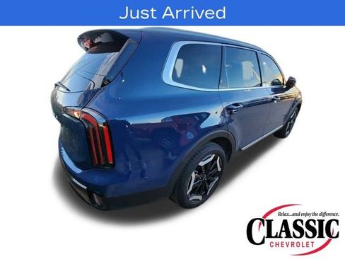Used 2025 Kia Telluride EX image 7