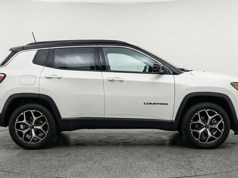 Used 2025 Jeep Compass Limited AWD/4WD image 9