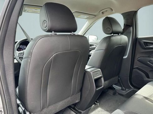 Used 2025 Chevrolet Trax LT w/ LT Convenience Package FWD image 23
